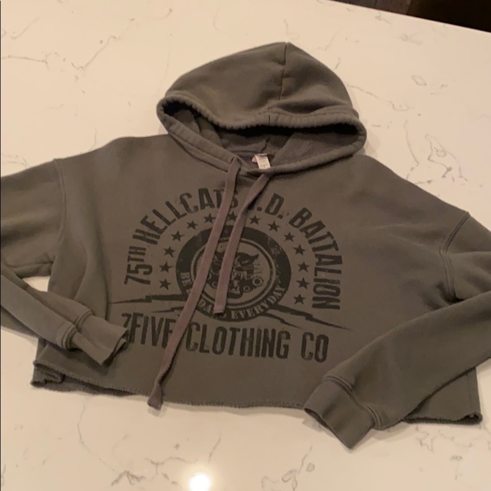 ✨️7Five Clothing | CrossFit Crop Hoodie